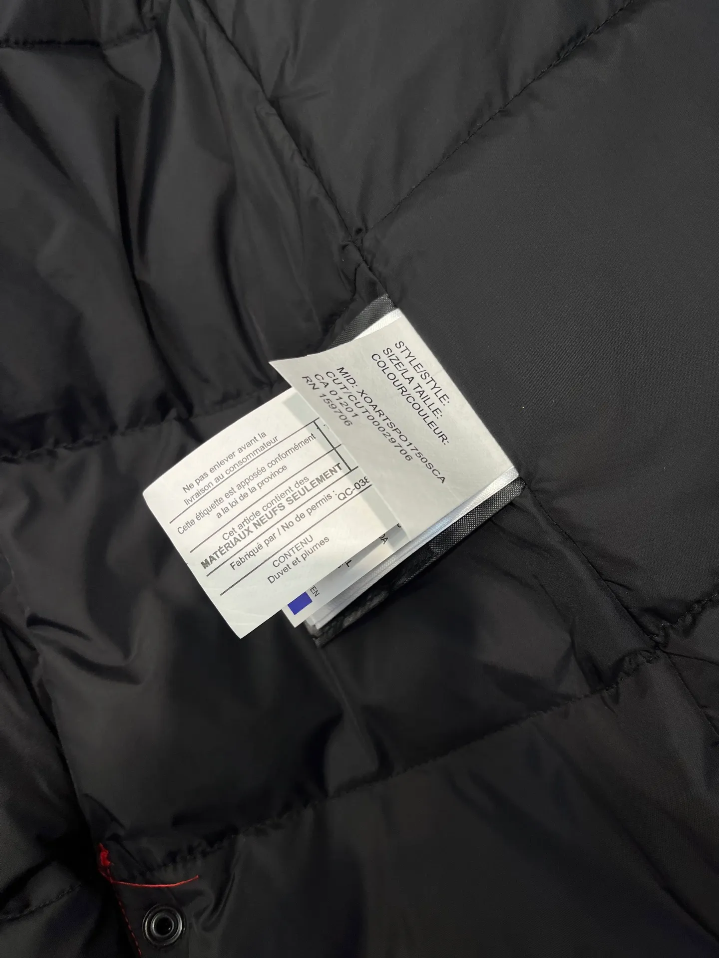 P860 🇨🇦CANADA GOOSE 12 women's models, factory direct supply: supplying global purchasing agents, micro-businesses, entities, Tmall, high-end stalls and studios, free shipping! Trillium Parka Women's 12 "popular" women's models are chosen by Arctic and Antarctic scientific expedition teams as winter wear, the Rolls-Royce of down jackets. ➖ Industry-leading anti-counterfeiting chip sensing. ➖ Imported Behringer embroidery machines and customized embroidery labels, the highest level and industry leading. ➖ Imported Korean 21-count polyester-cotton blended original fabric, TC85 waterproof coated fabric, water-repellent, windproof and wear-resistant. ➖ The new national standard 80 white duck down is filled with an average of 520 grams of down. The amount of down filled is industry-leading. ➖ 100% nylon lon lining with double double-layer sealing design to prevent velvet running, seamless thread design on cuffs! ➖ Western Canadian Green Wolf Collar. ➖ Yoshida YKK provides original factory-customized electroplated sliders. YKK two-way lockable zippers are tight and smooth and do not peel off paint. ➖ 3M composite Velcro is durable and the accessories and hardware are all custom-made. Note: Our copywriting is only simple and clear. Instead of bragging about the copywriting, it is better to compare and understand with samples. Only for the purest, most focused, most professional, highest quality, and most cost-effective!  SIZE:S-XXL